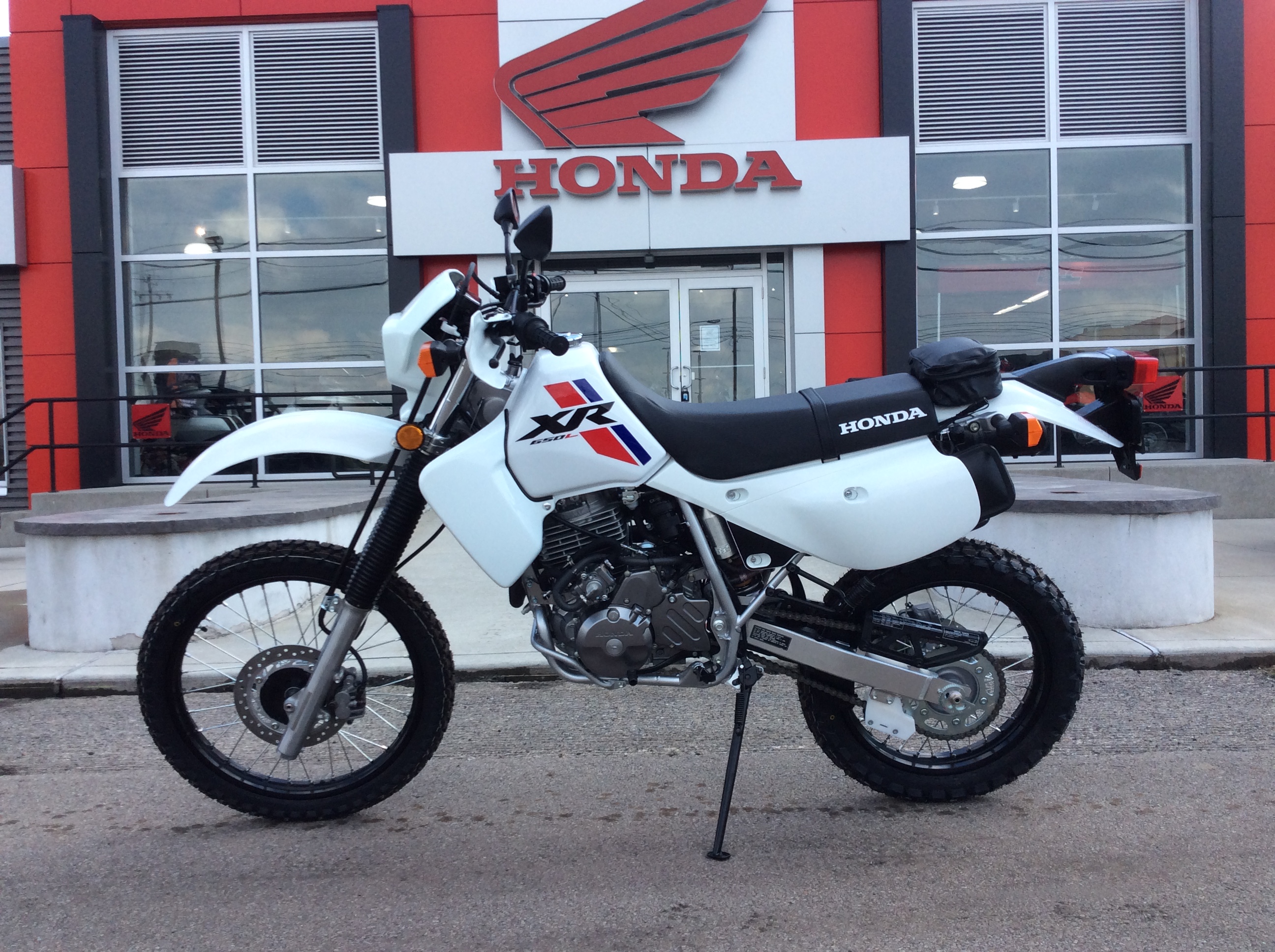 2025 Honda XR650L - Photo 3